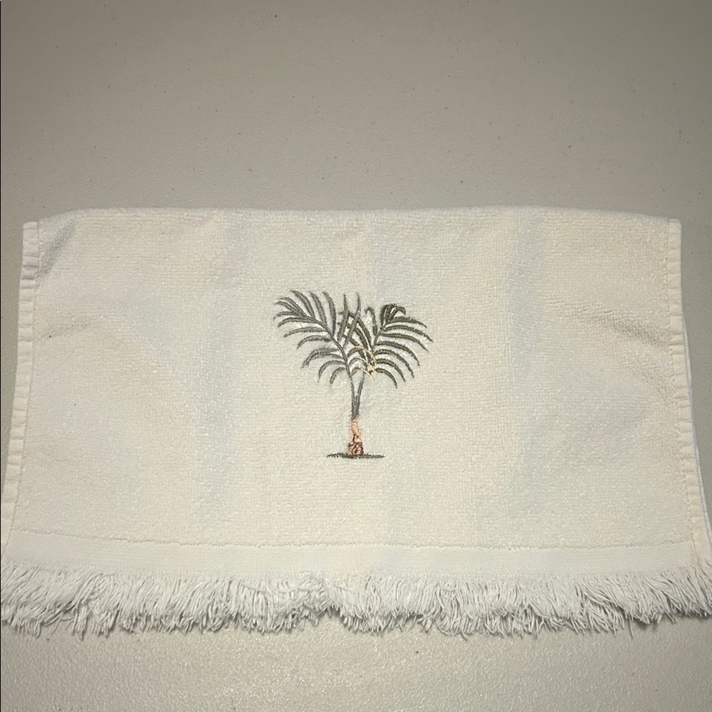Palm Tree Embroidered Fingertip Towel